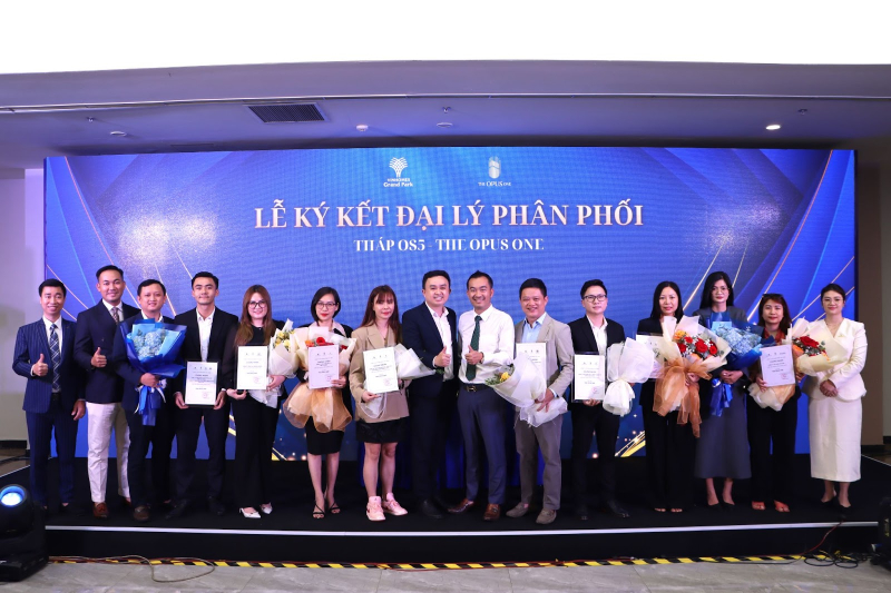 Lễ ký kết cùng 10 đại ký phân phối dự án The Opus One